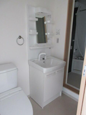 【独立洗面台】 | アンボワーズ指扇 | ※同建物別部屋参考写真