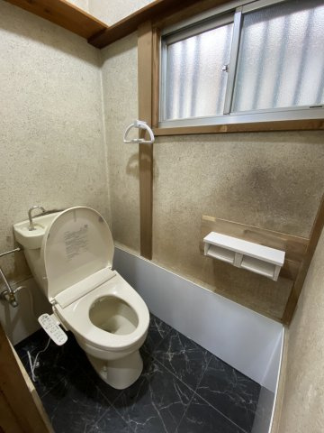 【トイレ】 | 白岡市彦兵衛　中古戸建 | 賃貸入居前2024年10月頃の写真となります。