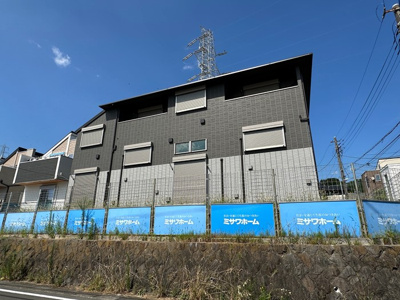 【その他共用部分】 | 【新築】ネオリー新百合 | ※施工中※屋根付きの駐輪場で雨が降っても大切な自転車が濡れなくてすみますね♪荷物が重いときに自転車があれば助かりますね！