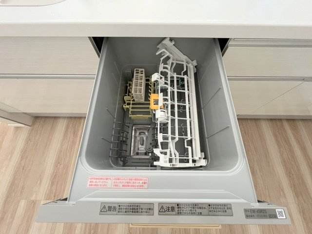 吉川市新栄1丁目　新築戸建　全1棟のキッチン|家事の時短につながる食洗機完備