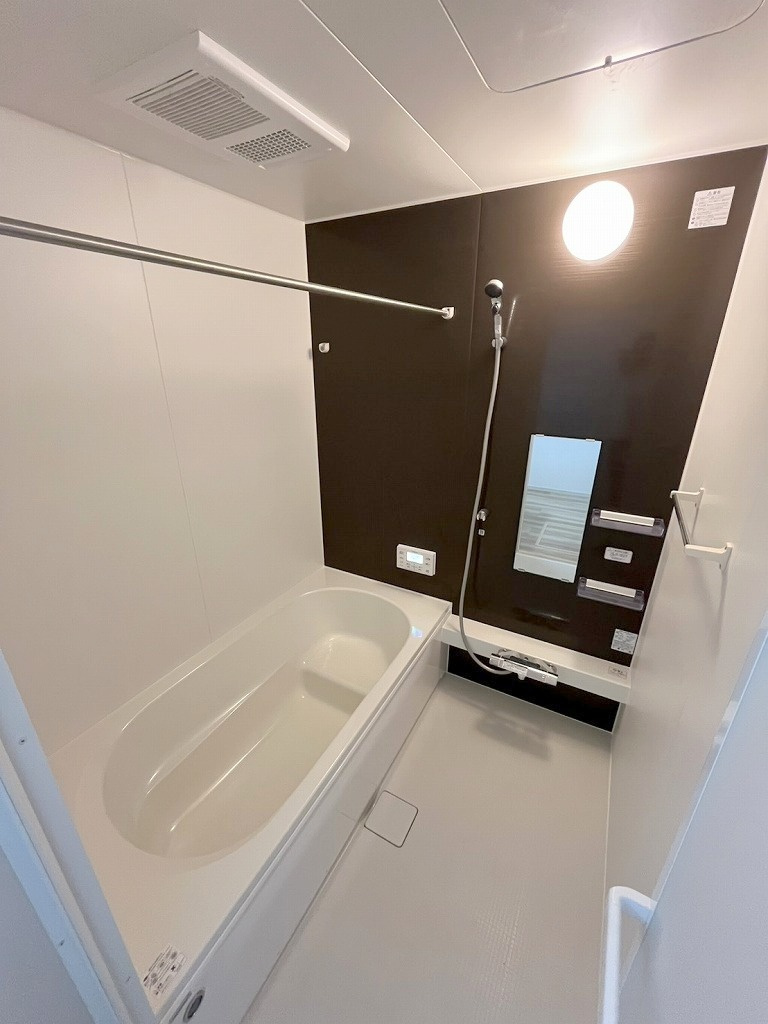 吉川市新栄1丁目　新築戸建　全1棟の浴室|追焚・浴室乾燥機付きの快適な一坪バス