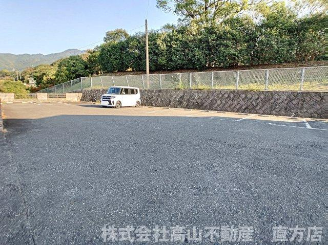 アルカディアの駐車場