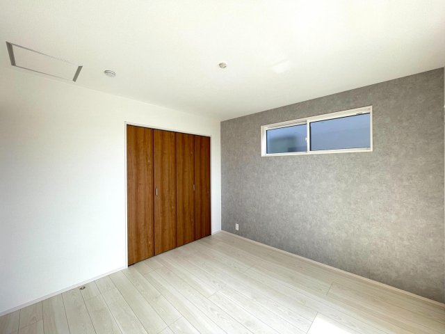 豊田市中町中郷　新築分譲住宅　全3棟　2号棟の洋室