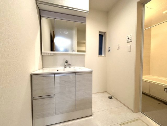 豊田市中町中郷　新築分譲住宅　全3棟　2号棟の独立洗面台