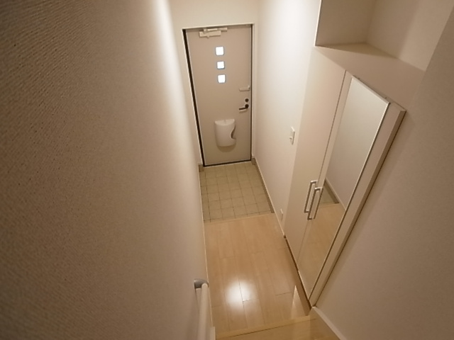 神戸市須磨区東落合３丁目のアパートの玄関|シューズボックス付き