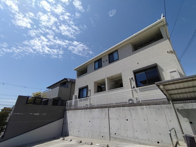 神戸市須磨区東落合３丁目のアパートの外観