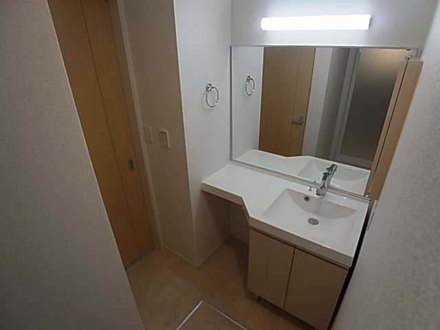 神戸市須磨区東落合３丁目のアパートの洗面所|独立洗面台