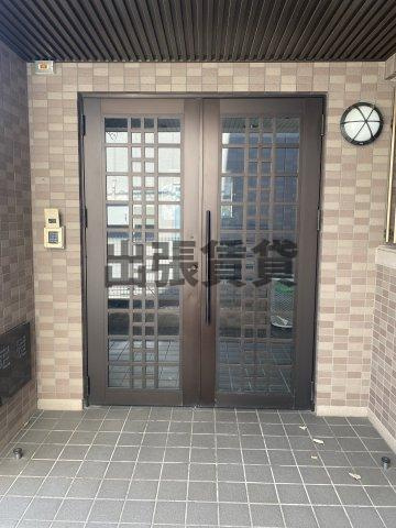 仲介手数料0円！！第3クインビルのエントランス