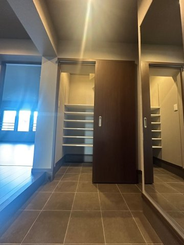 S-RESIDENCE平尾WESTの玄関