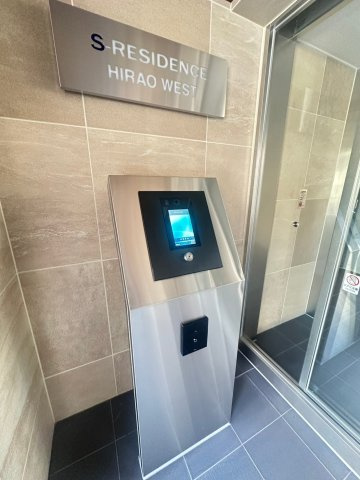 S-RESIDENCE平尾WESTのエントランス