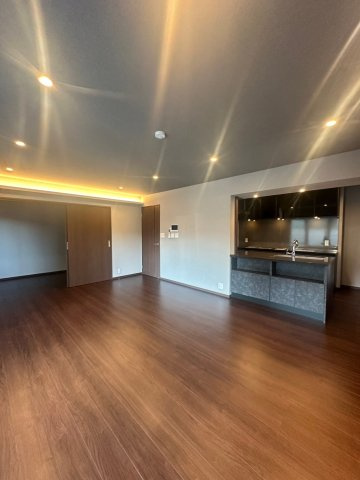 S-RESIDENCE平尾WESTの居間・リビング