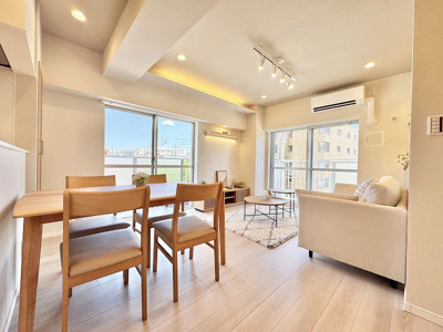 【居間・リビング】 | メゾン西永福 | 使いやすい家具付きリビングです