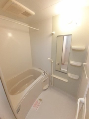 【浴室】 | カーサ・ベルデ | 【カーサ・ベルデ】ゆったり過ごせるお風呂です