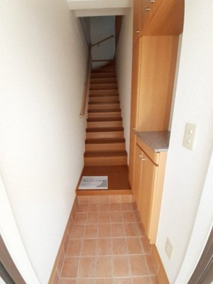 【玄関】 | カーサ・ベルデ | 【カーサ・ベルデ】明るい玄関です