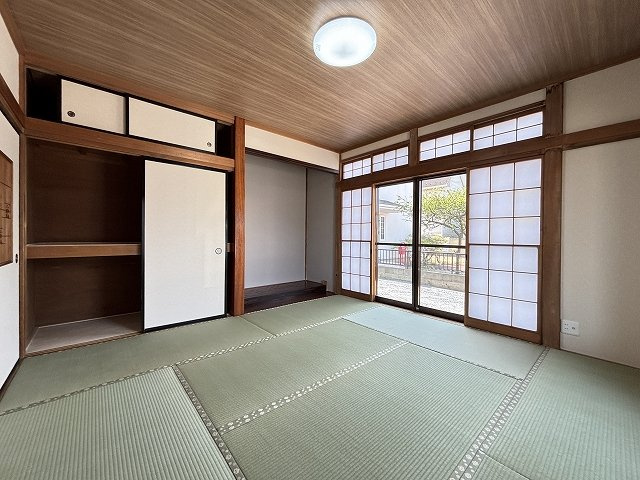 野木町丸林の和室|畳は一部表替え、襖・障子も貼替え済み◎風情ある空間に新しさが加わった心地よい和室です。