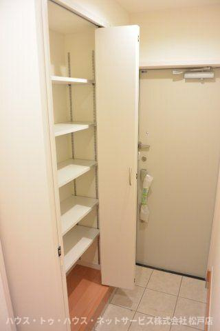 タウンコート二十世紀が丘の玄関