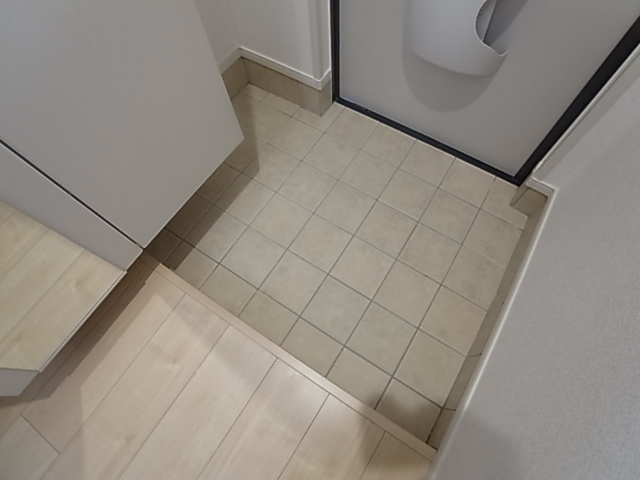 神戸市須磨区一ノ谷町２丁目のアパートの玄関|玄関