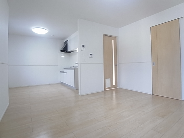 神戸市須磨区一ノ谷町２丁目のアパートの居間・リビング|リビング