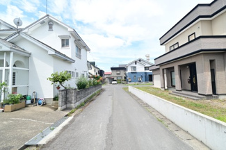 【前面道路含む現地写真】