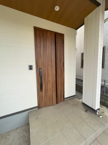 福山市東川口町二丁目の玄関