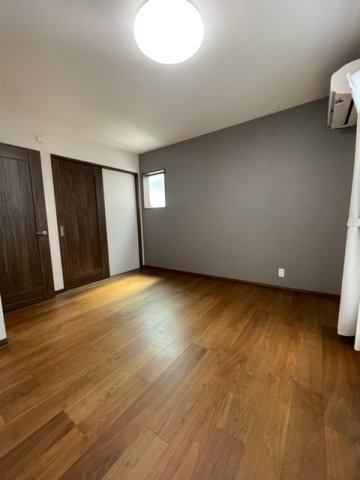 福山市東川口町二丁目の洋室