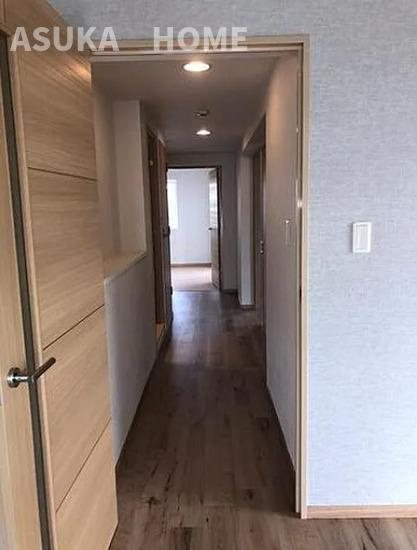 コスモ戸塚リベラヒルズC棟の玄関