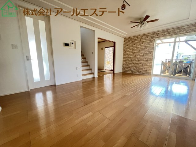 姫路市的形町的形　　山陽電鉄「的形駅」徒歩7分の居間・リビング