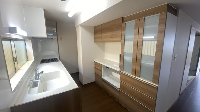 堺町ジュエリーハイツのキッチン|新品に交換済！カップボード付きです♪