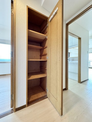 メゾン浜松高台の収納|玄関近くににちょっとした収納があるのもうれしいです♪