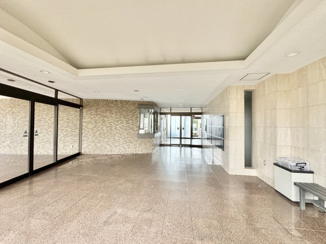 メゾン浜松高台のロビー|清潔感あるロビーになります。
