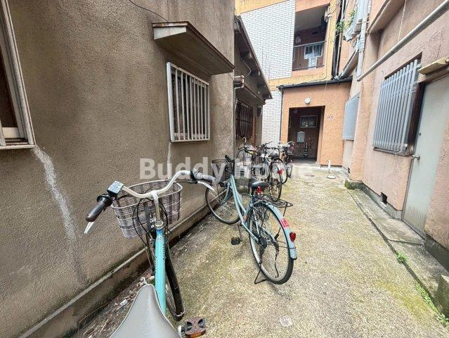 ニュー春日マンションの駐車場