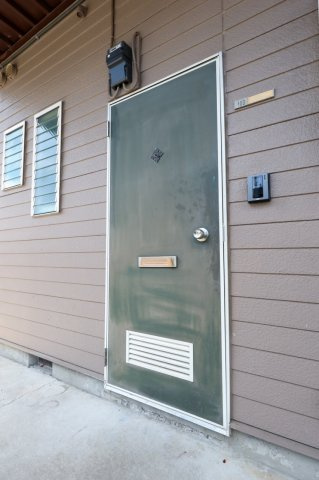 城北ハイツA・Bの玄関|玄関ドア(同間取りの103号室のお写真です）