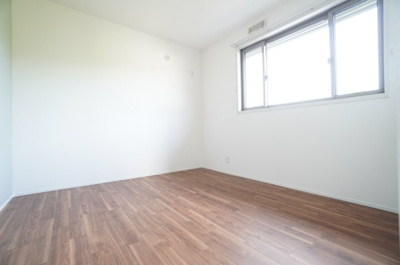 【洋室】 | ヴィラウィスタリアＢ棟