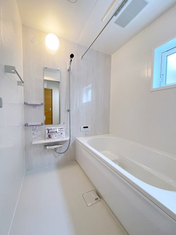 新築戸建・建売　東松山市新宿町　BLOOMING GARDEN　全2棟の浴室|浴室乾燥機付きで雨の日や花粉の時期でも室内干しができるので安心です！