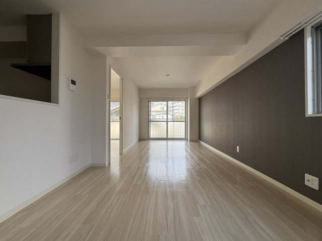 昌永ハイツの居間・リビング