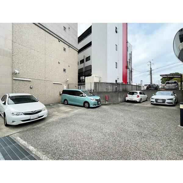 カルム緑地公園IIIの駐車場