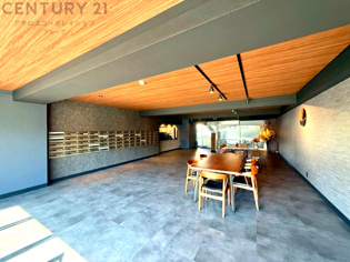 平面駐車場権利付き（月額6,000円）、トランクルーム付き（月月1,000円）