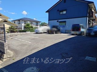 ハイランド　Ｂ棟の駐車場