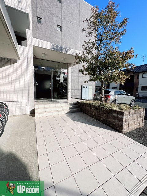 BROWNIEのエントランス