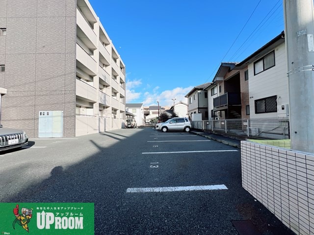 BROWNIEの駐車場