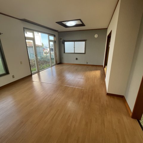 室蘭市八丁平4丁目17-17戸建の居間・リビング