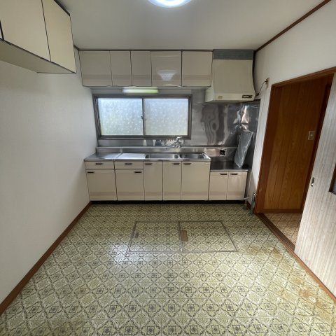 室蘭市八丁平4丁目17-17戸建のキッチン