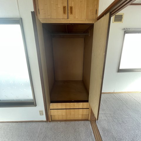 室蘭市八丁平4丁目17-17戸建の収納