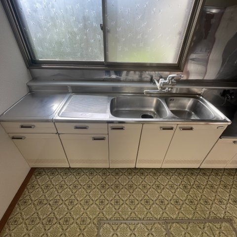 室蘭市八丁平4丁目17-17戸建のキッチン