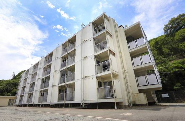 ビレッジハウス書写台1号棟の外観