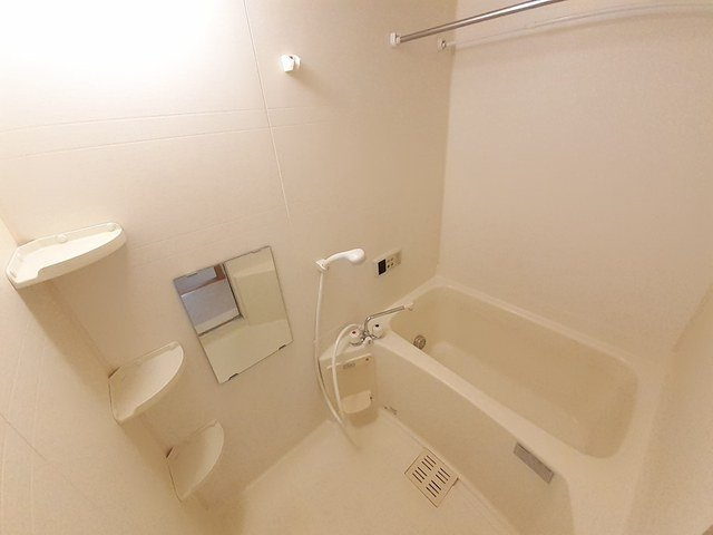 フリーデンＡの浴室