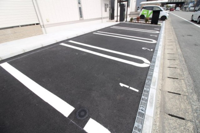 【駐車場】 | トリシアTAKEⅢ | 駐車場