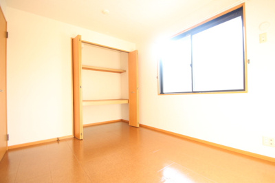 【洋室】 | ヴェルドミール春日 | 北側洋室