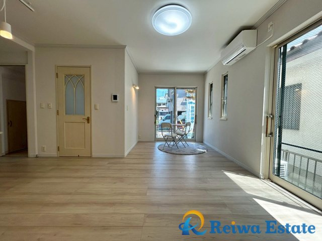 中古戸建　茅ヶ崎市高田4丁目の居間・リビング