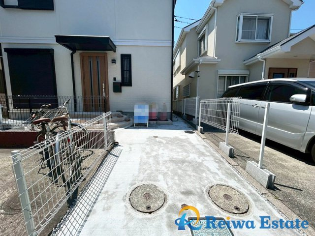 中古戸建　茅ヶ崎市高田4丁目の駐車場